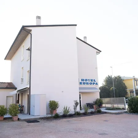 Hotel Europa 2*